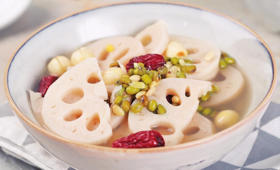 一碗绿豆莲藕汤 清热解毒 祛湿又排毒