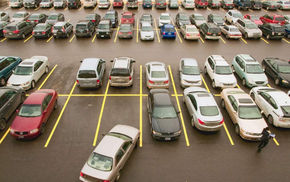 停车场太大找不到自己的车了?看看这几招能不能帮你