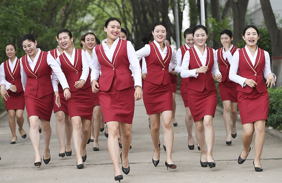 准空姐毕业照吸睛无数满屏全是大长腿