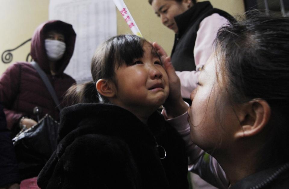 幼儿园开学熊孩子哭着说等长大了再上学