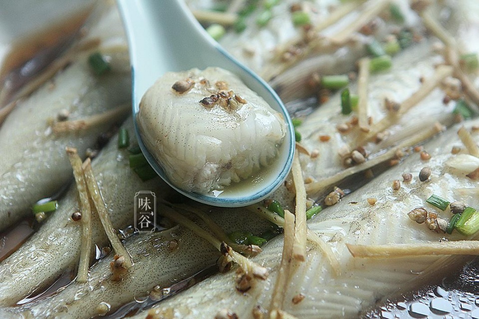 鱼市场里又有这种鱼卖了大家认识这种鱼味道好吃