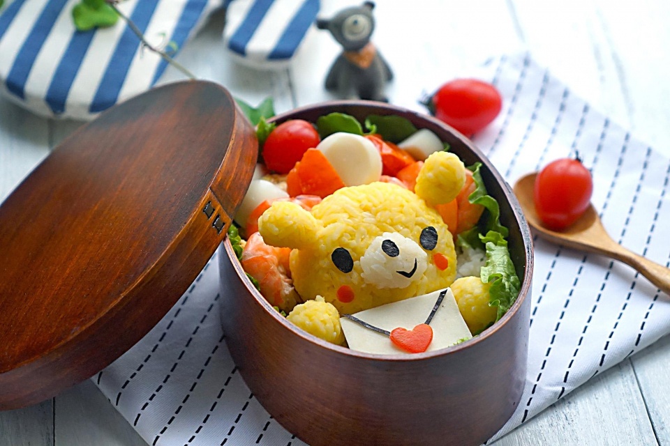 【小贴士】 我们都知道便当是日本的一道特色美食文化,日本有吃冷食的