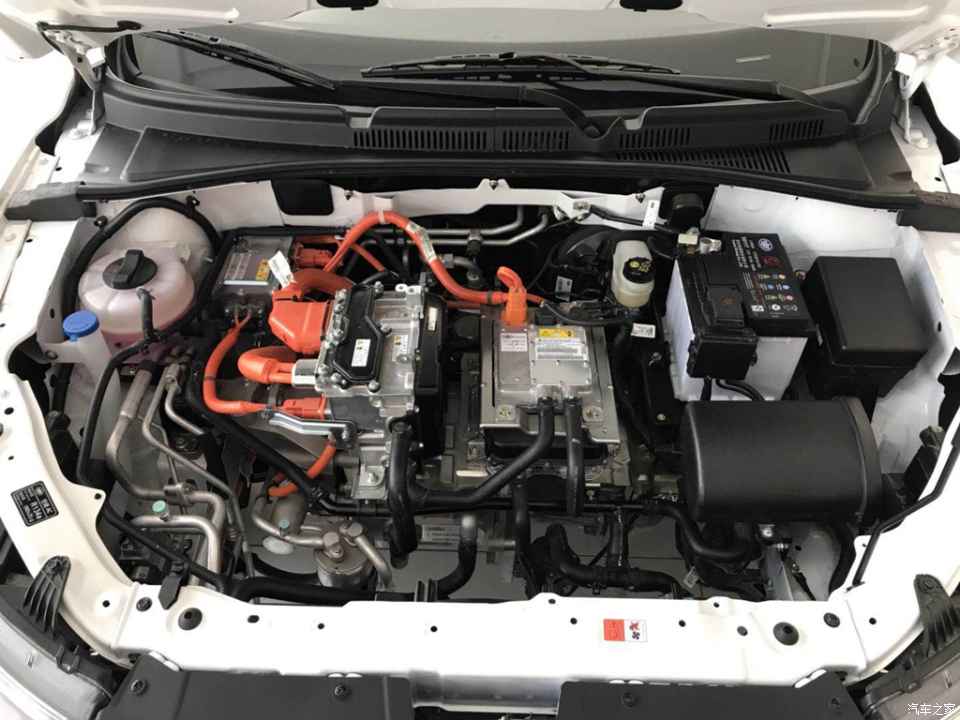 b30ev的动力总成与骏派a70e相同,电机最大功率109马力,电池组容量32.