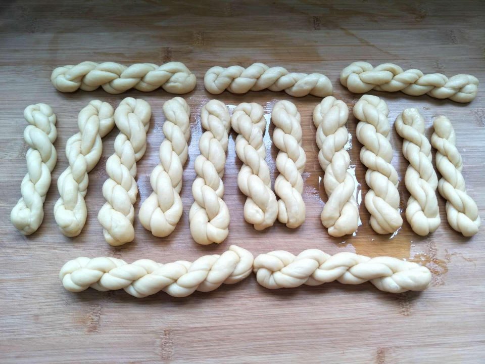 麻花最简单做法,和面不用一滴水,简单营养,味道真心赞!