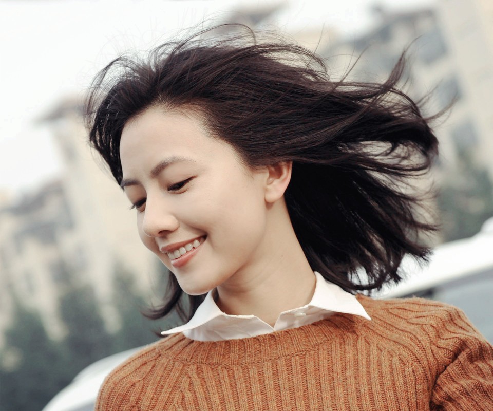 3,从眼头长长的到达眼尾的后方,这种柳叶眉的朋友,性格方面比较温顺