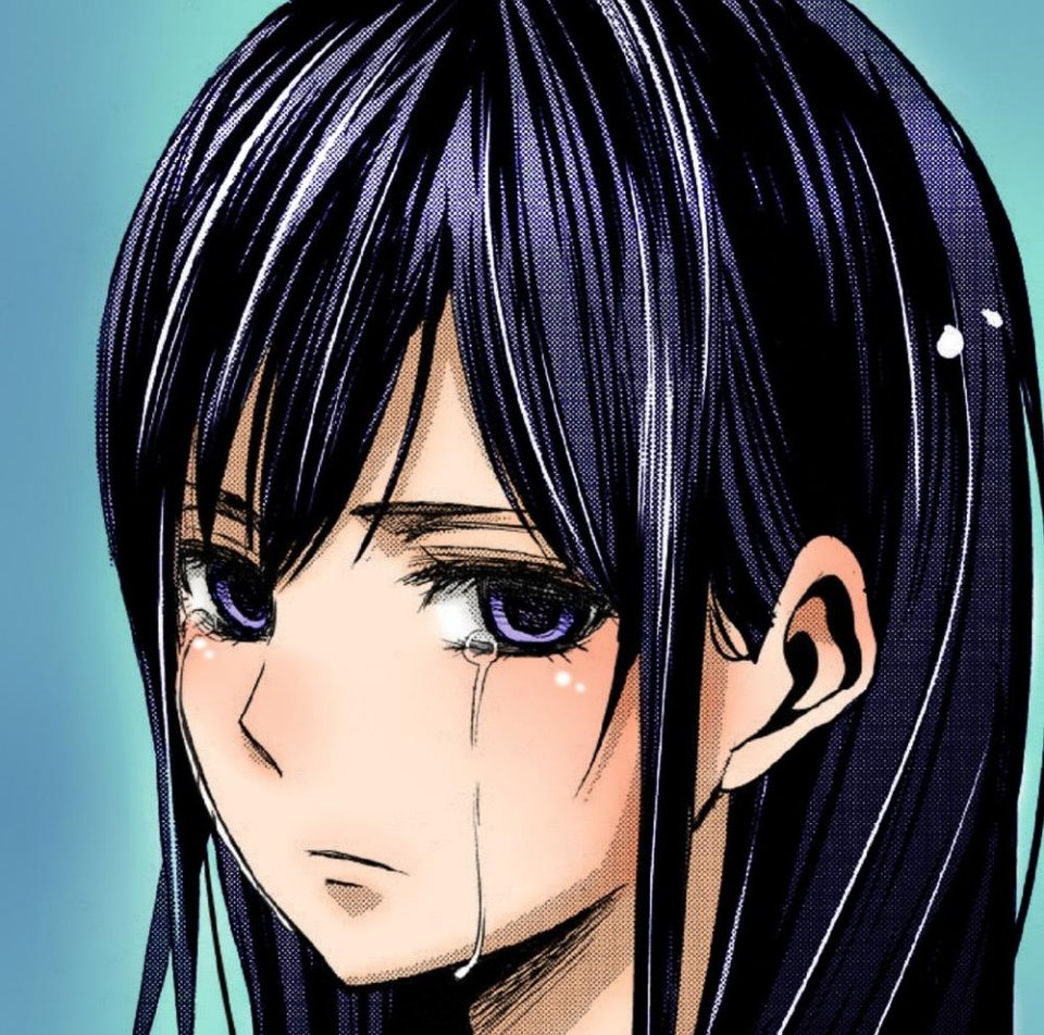 小时候一直粘着爸爸,性格也很开朗,但是爸爸离开后芽衣就变的沉默寡言