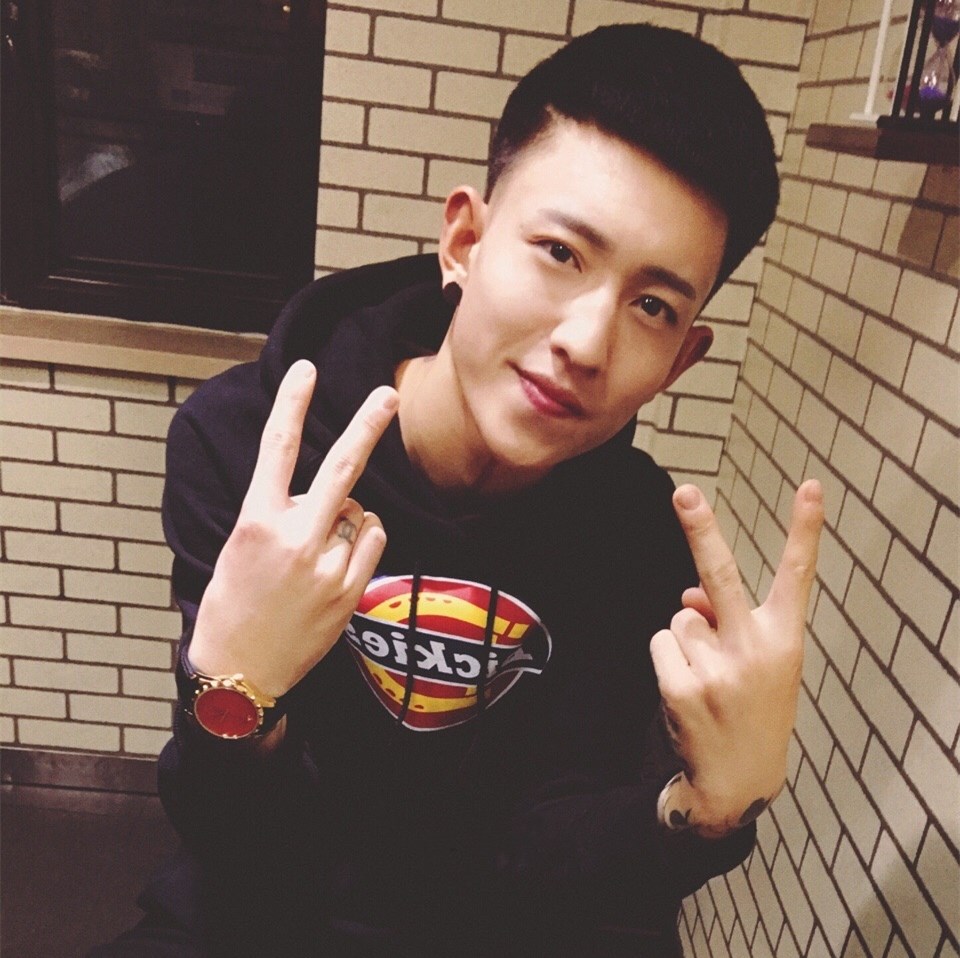 全民老公李耀阳公布恋情,"老婆粉"纷纷取关!