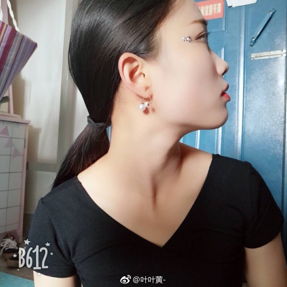 校花日记黄叶叶20岁赣南师范大学舞蹈专业身高165体重100