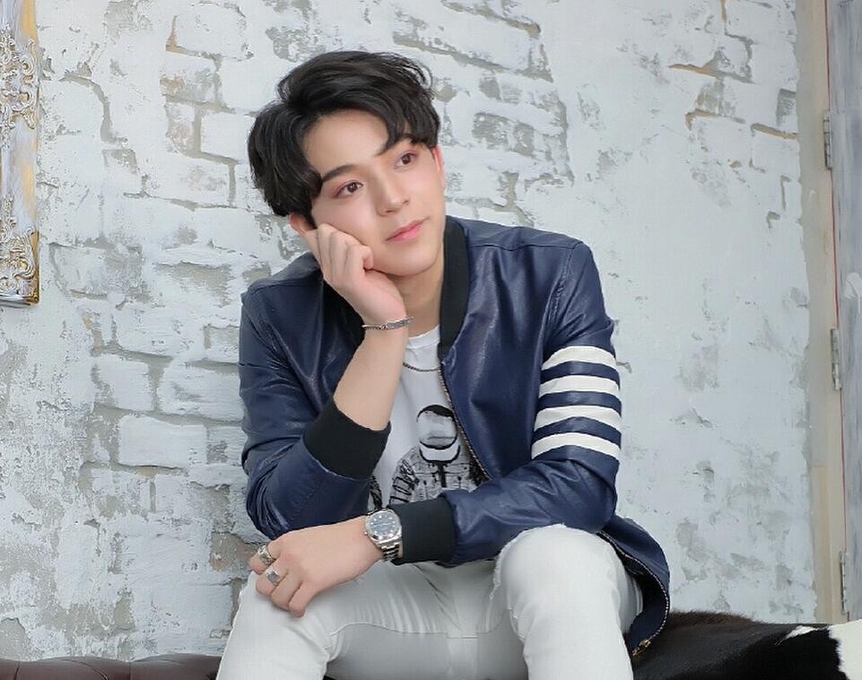 泰国清迈胖胖花美男成长记,bas suradet星路历程及泰剧作品简评