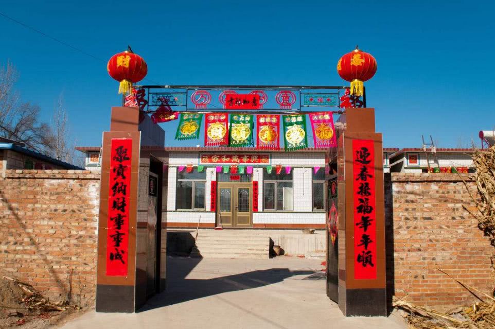 就几间老房子还没网,为什么要回老家过年?看哭了