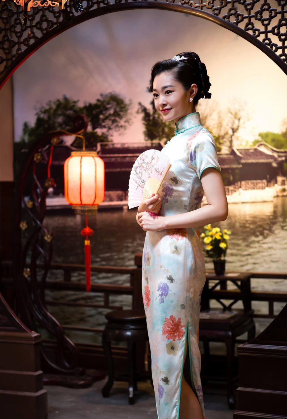 网友:这是要打破宋轶旗袍第一人的节奏?