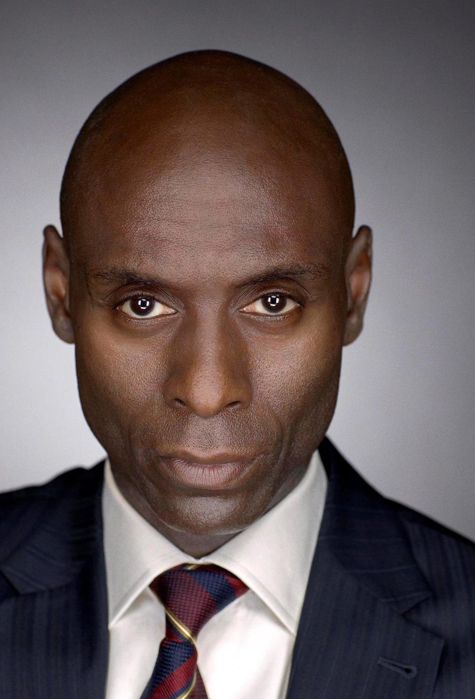 曾在《疾速特攻》中有过出色表现的好莱坞黑人男星兰斯-莱迪克(lance