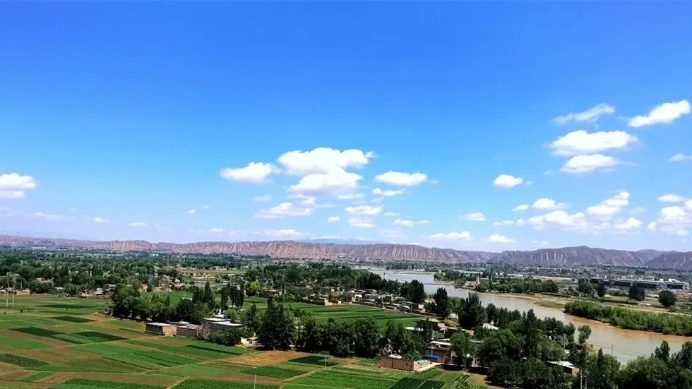 学问嫁到了靖远糜滩那儿吃着黄河吃着果树那儿的地方一眼望不到边一天