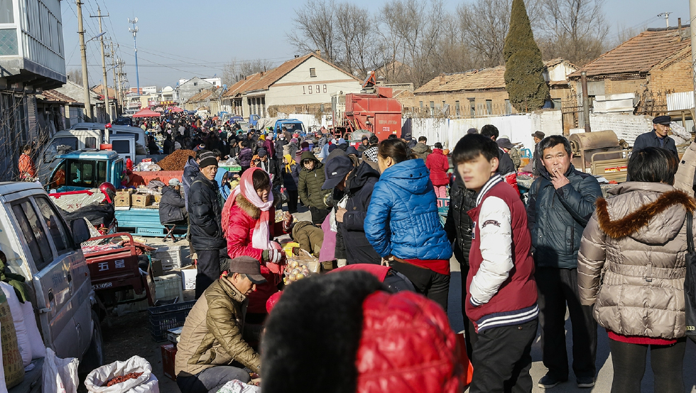 鲁北农村大集熙熙攘攘,看看农民老百姓过年卖的啥