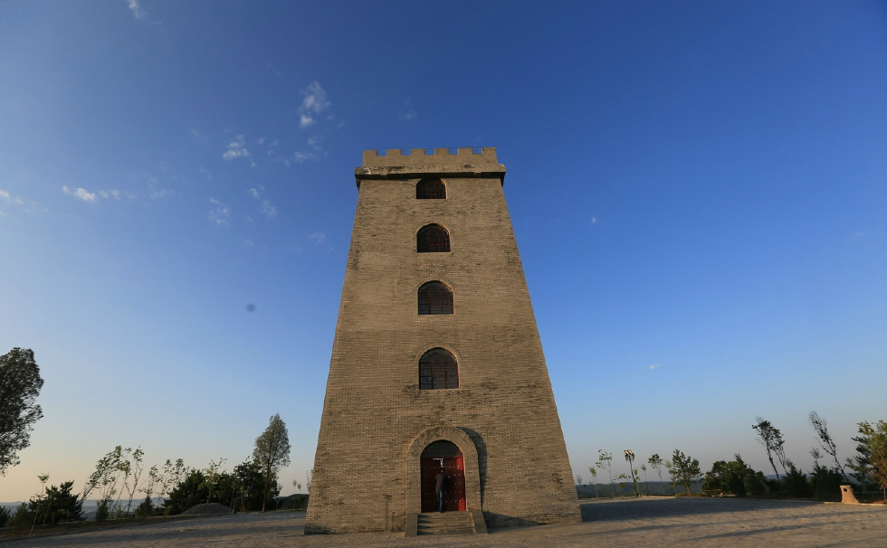 我国古代的高速路秦始皇为抗击匈奴命蒙恬率领30万工人修建