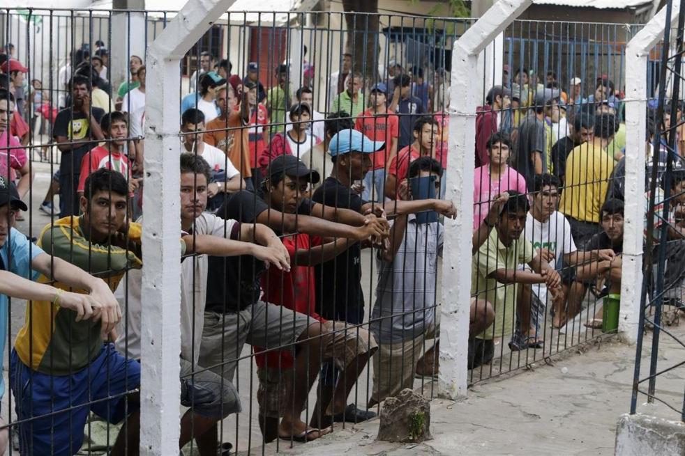 同样都是囚犯,但这位南美囚犯所住的监狱根本就是一座豪宅