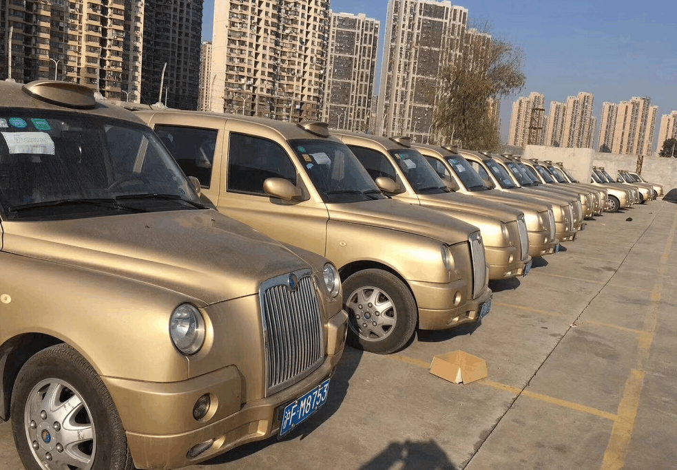 偶遇大批吉利英伦老爷车