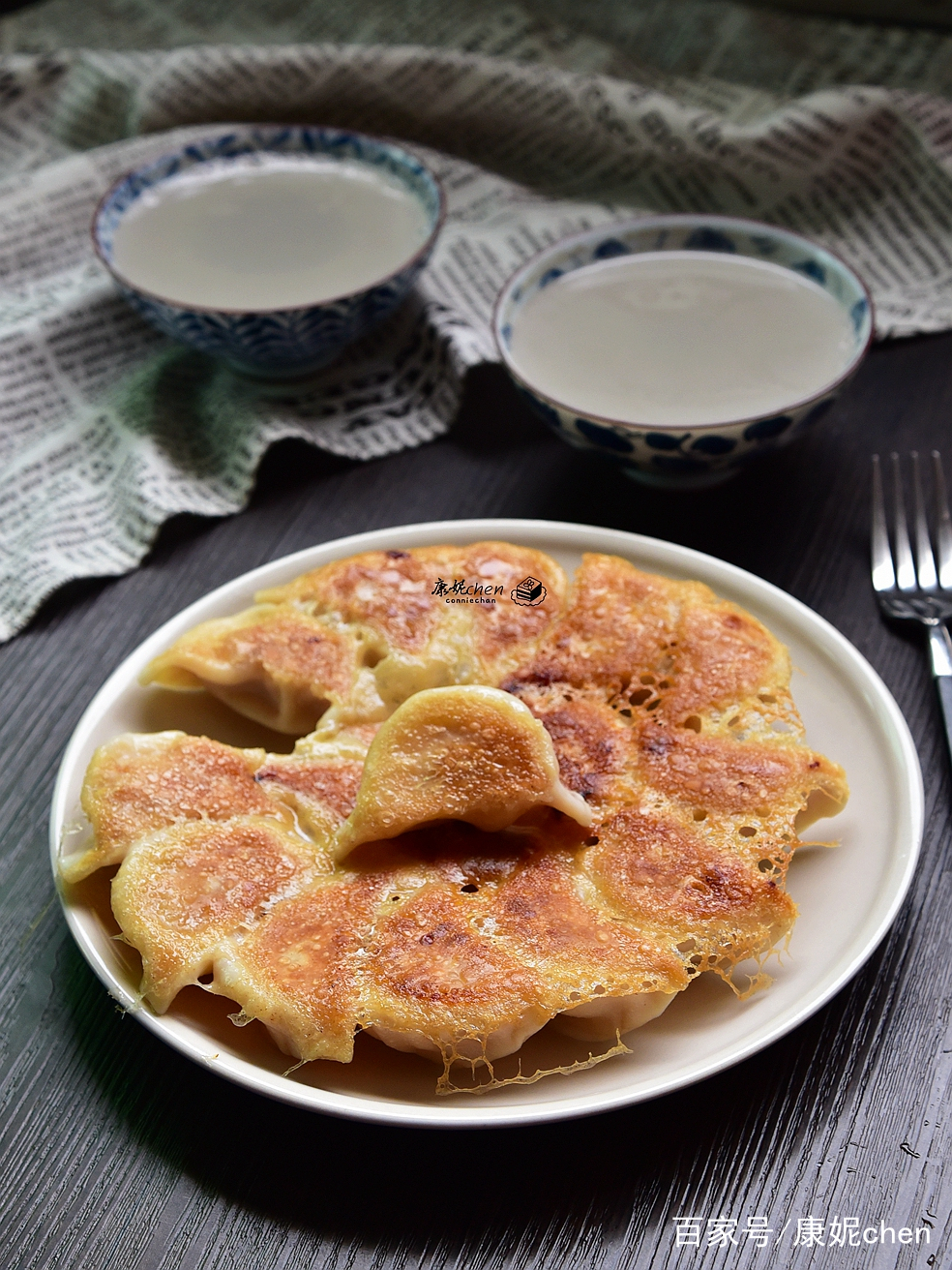 孩子要我做这锅贴,馅料丰富,鲜美多汁,孩子吃了20多个还嫌不够