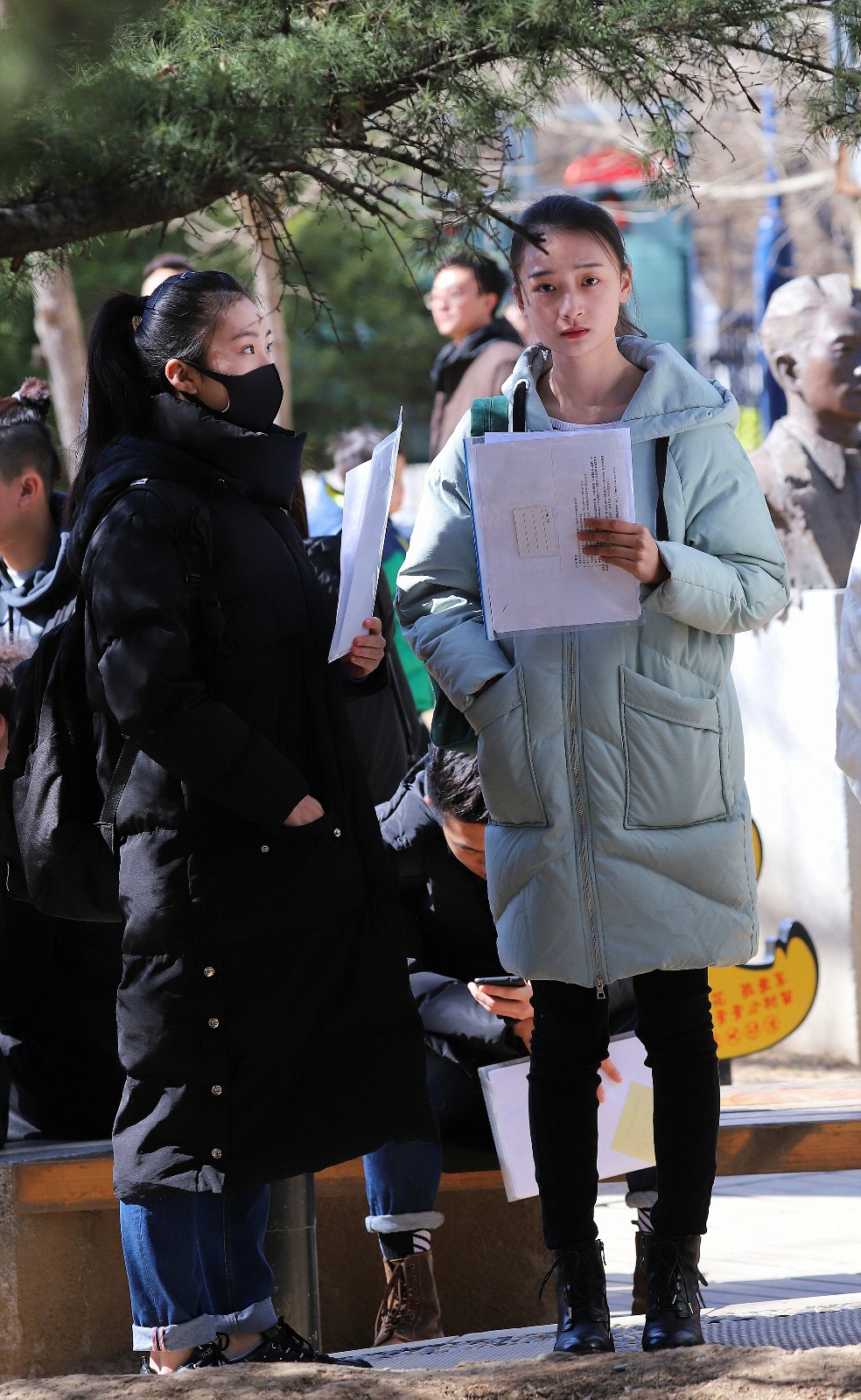 北京电影学院2018年艺考现场高颜值的考生引人关注