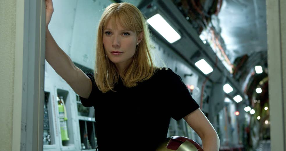 在《钢铁侠3》当中,托尼让马克42号装甲将小辣椒包裹,因此解救了她和