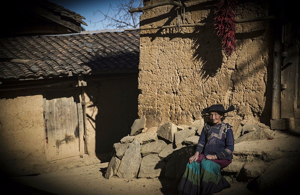 镜头下走进贫困落后的大凉山