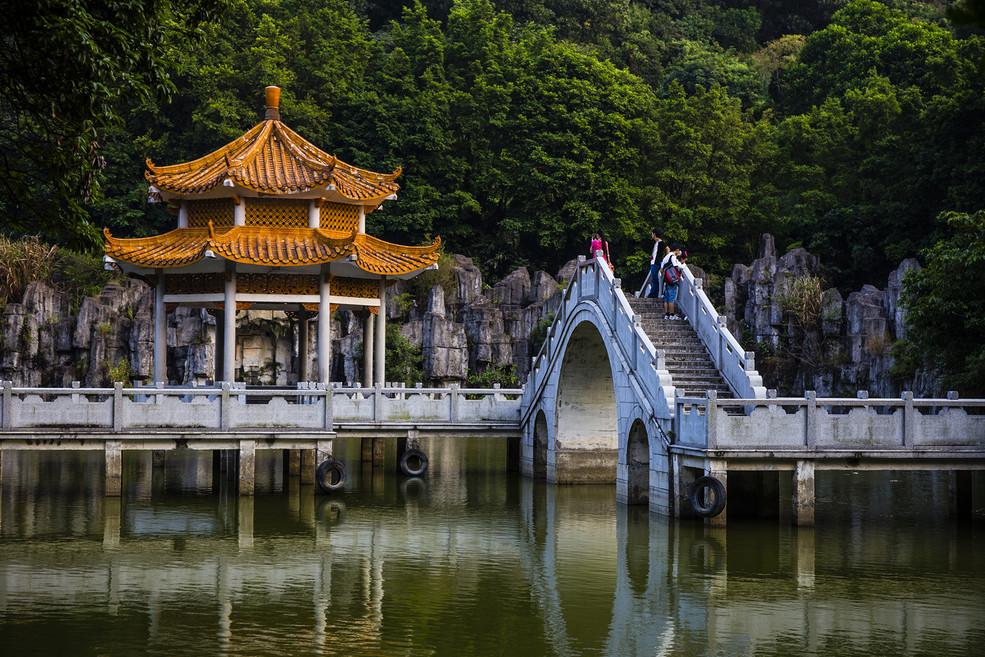 深圳唯一仿长城景点的公园这里有闻名全国的南岭村