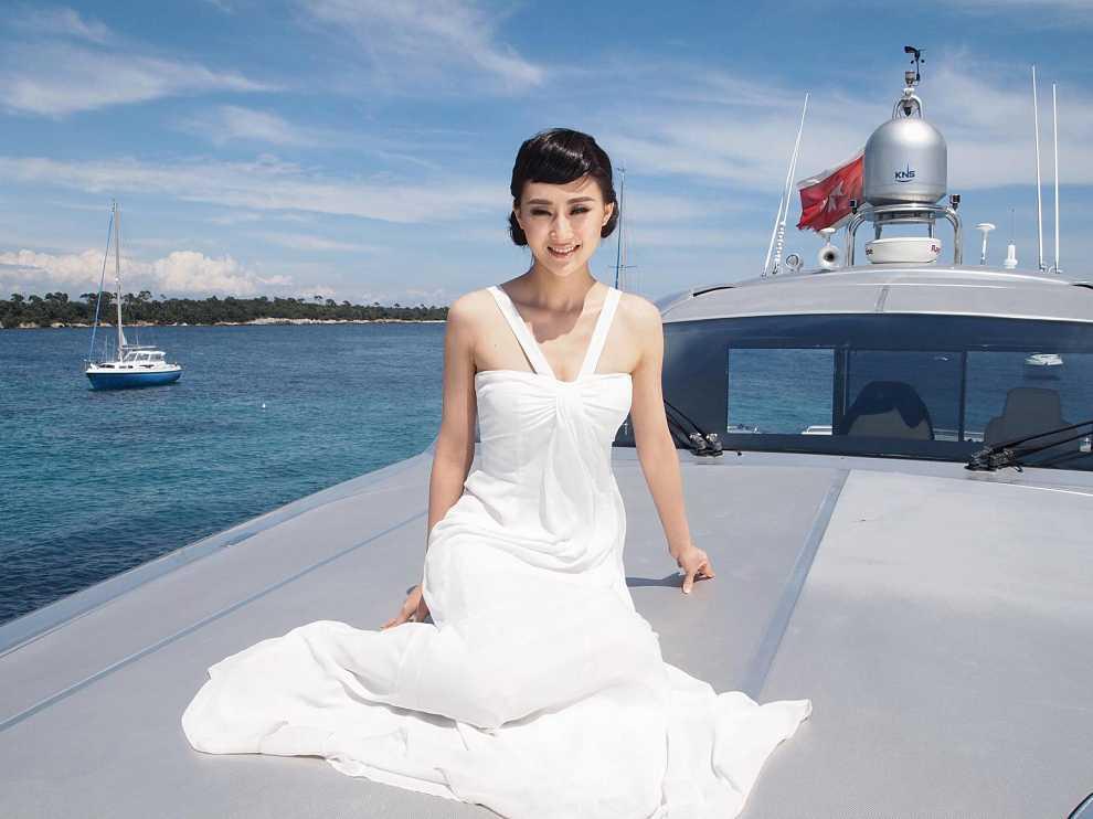 现在不少热门的影视剧中都能有她的身影,比如在《半妖倾城》中饰演曹