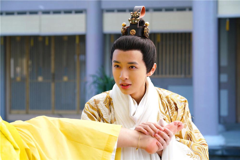 张逸杰《凤囚凰》陷谋杀危机 刘子业行径惨绝人寰惹众怒