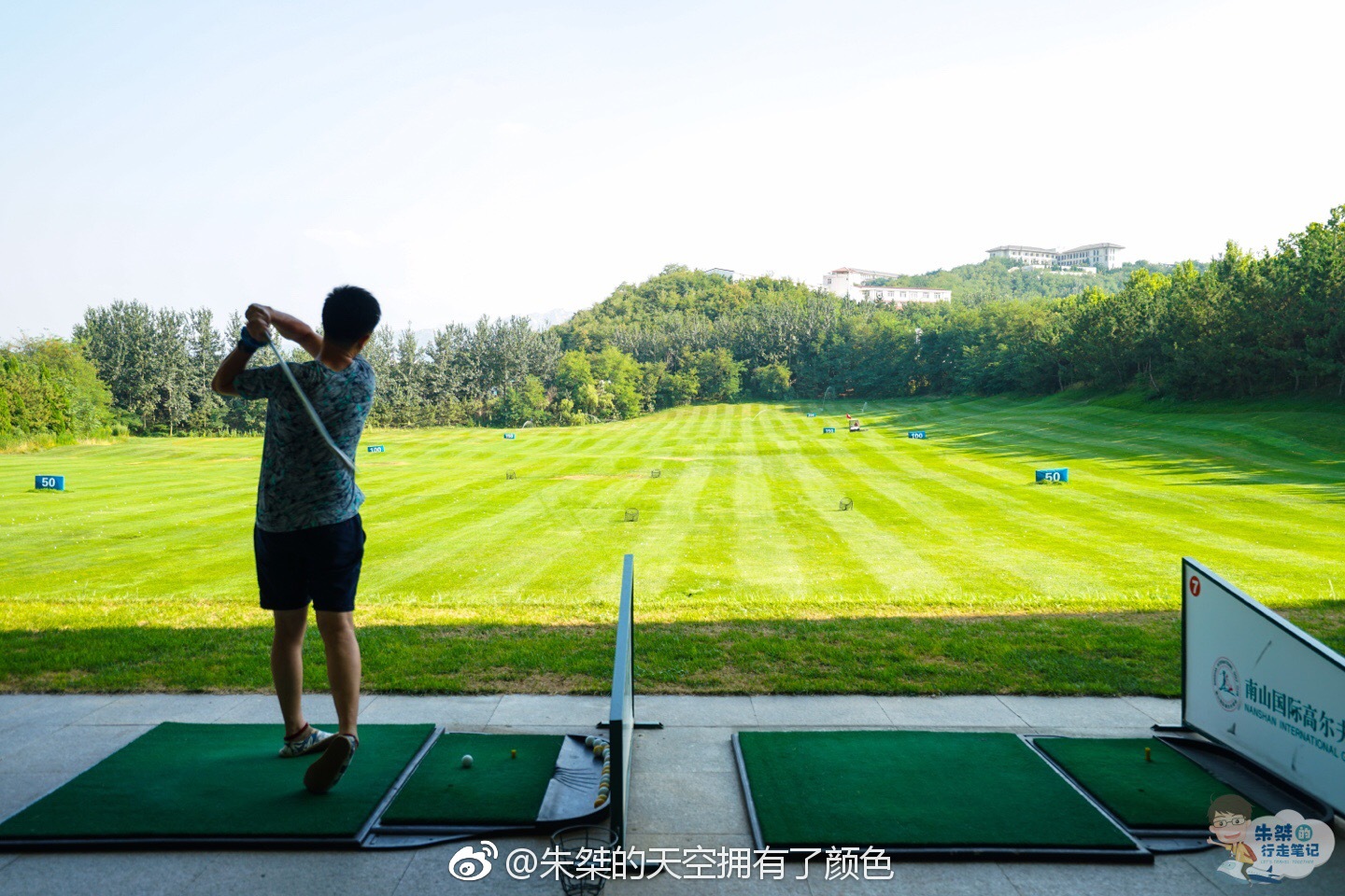 南山国际高尔夫球场位于胶东半岛山东烟台龙口依山而建