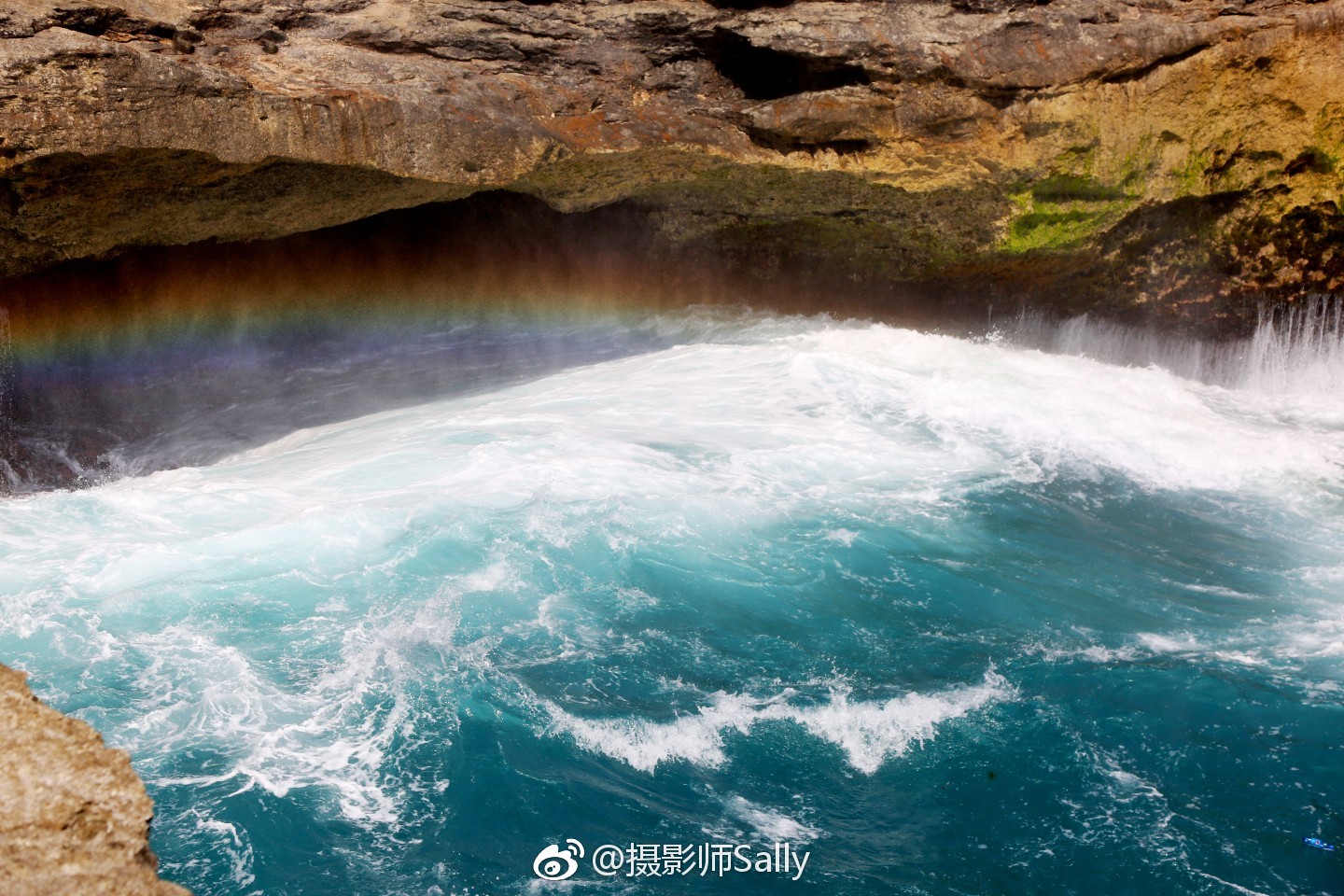 印尼藍夢島惡魔的眼淚斯人若彩虹遇上方知有