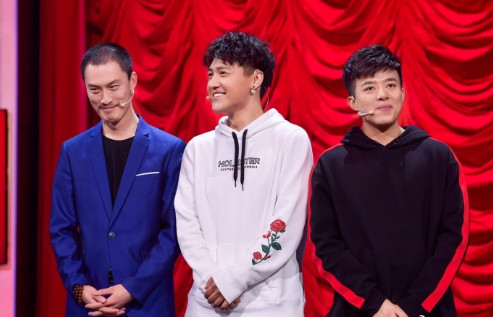 《欢乐喜剧人》决赛,大碗三少爆冷被张云雷碾压!网友:绝对黑幕