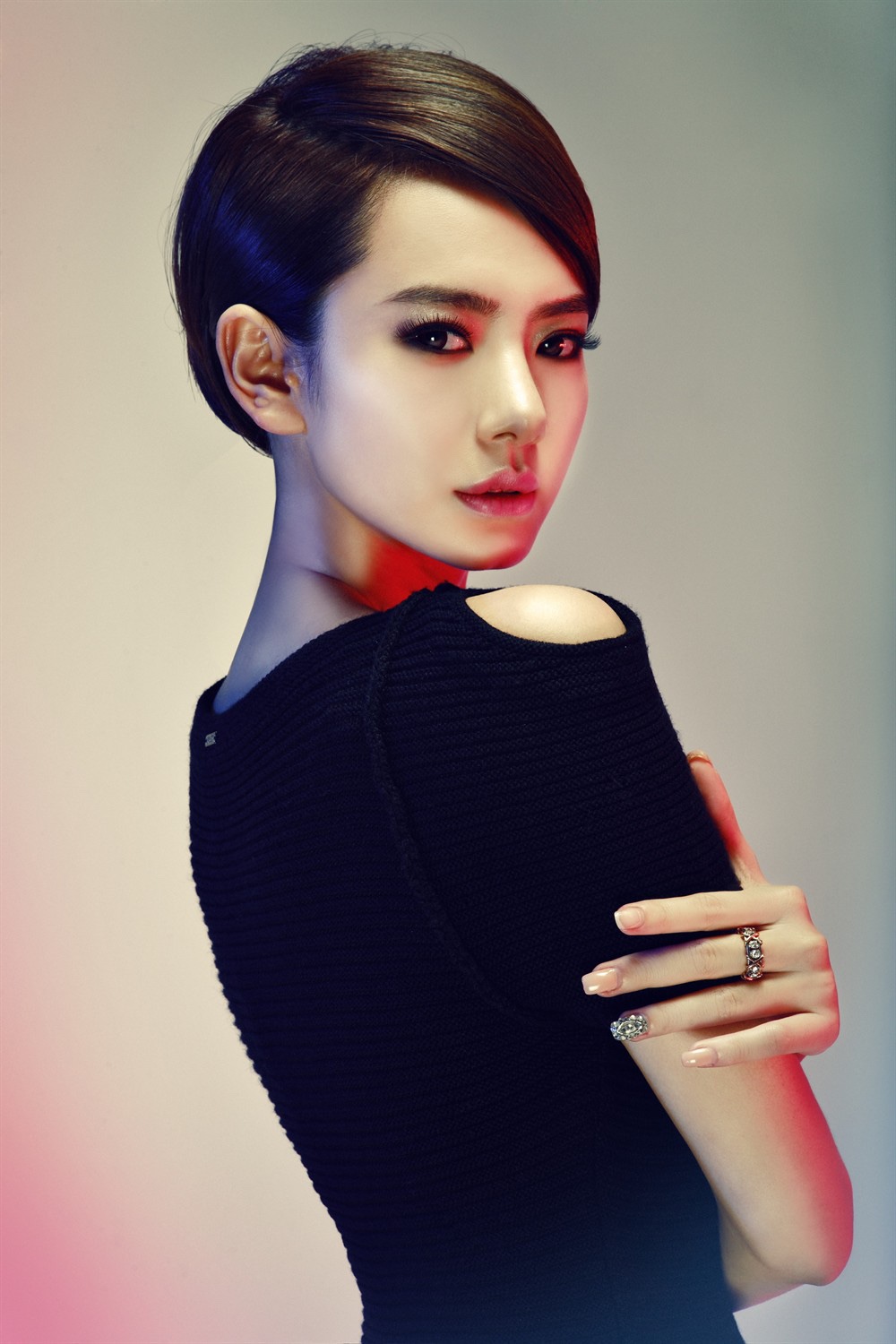 戚薇有一种冷艳的美,喜欢她吗?