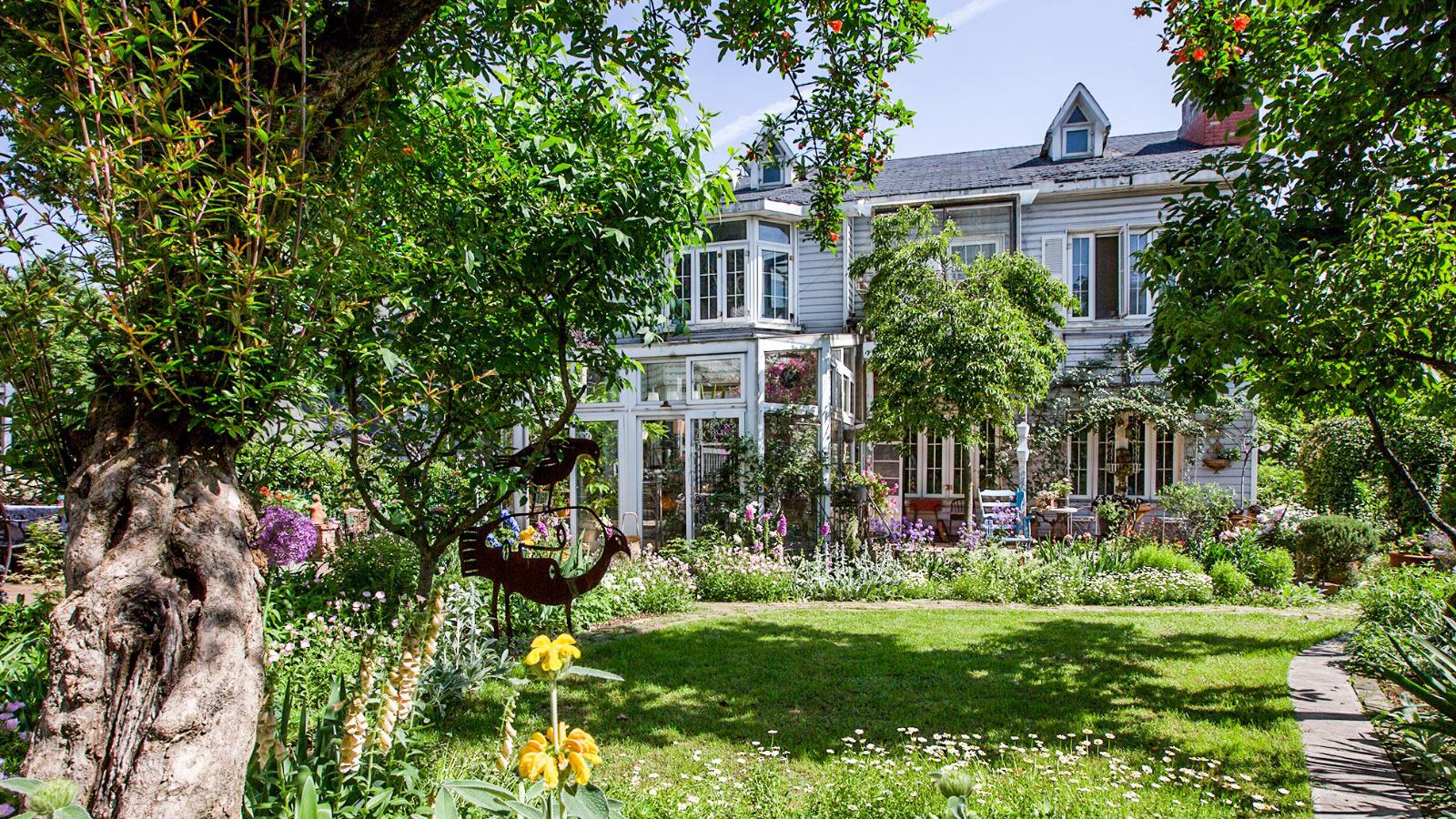 她花14年在家里造了400㎡花园,美如仙境!