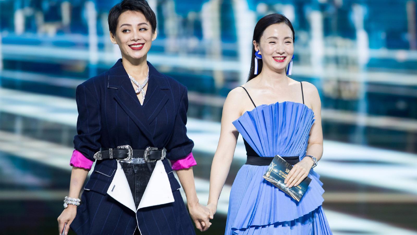 上海电影节引回忆杀,宁静小陶虹台上合体,导演姜文台下拍照!