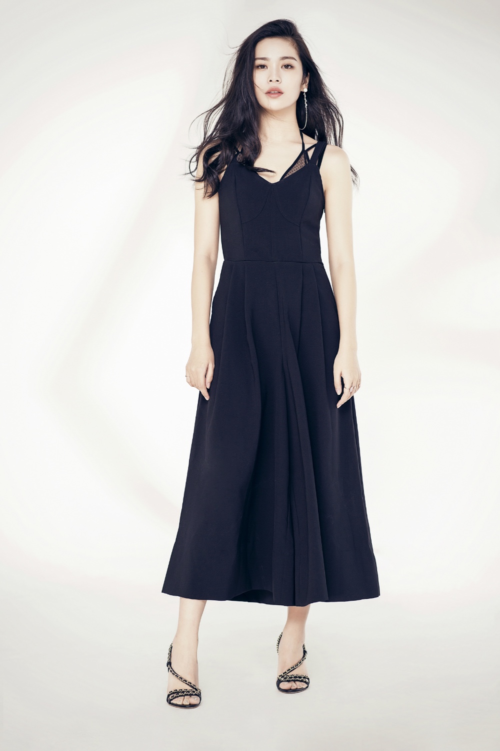 网剧《整容的诱惑》引关注,女主李美丽人设惹争议