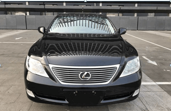 雷克萨斯ls老款, 落地价160万元左右, 现在35万元开回家!
