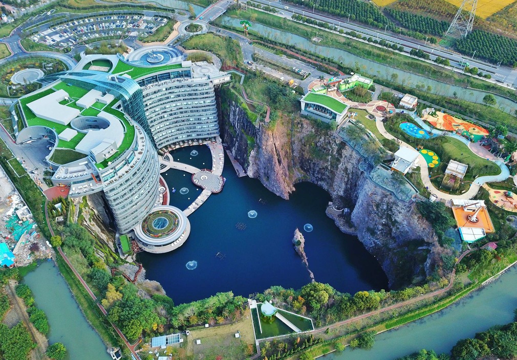 上海世茂深坑酒店入选世界建筑奇迹,内部场景公开