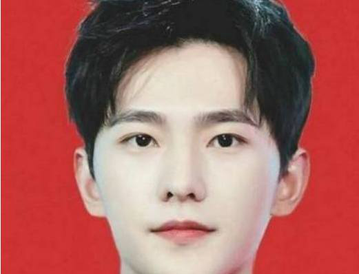 明星出道前的一寸照杨洋帅鹿晗的那张看着真让人无语啊