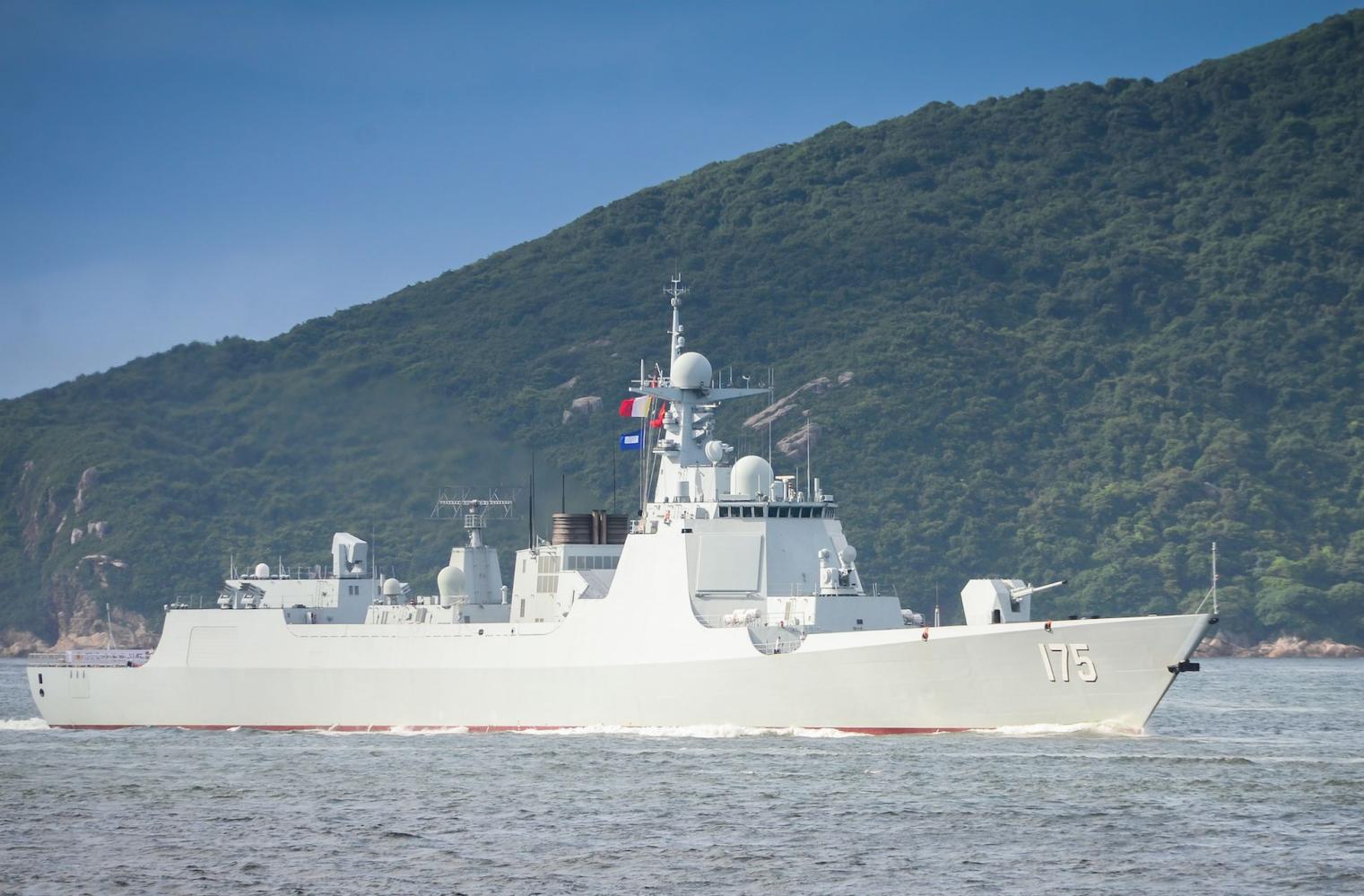 中华神盾舰7年只下水2艘,国产万吨大驱为何1年就亮相6艘?