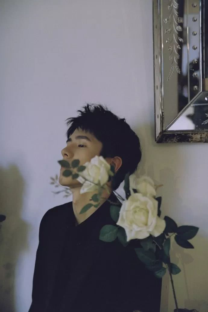 刘昊然很有自制力?高圆圆怀了龙凤胎?z男星这么快就换女友了?