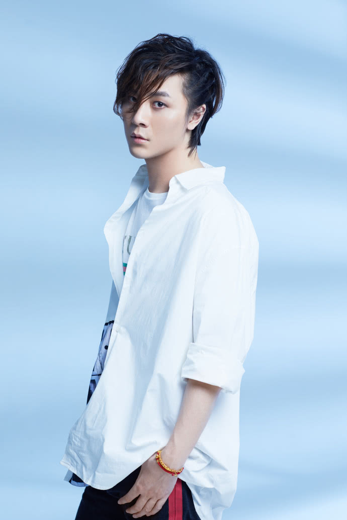 张大仙发博晒美照,粉丝反手就是一张素颜照!对比之下很尴尬!