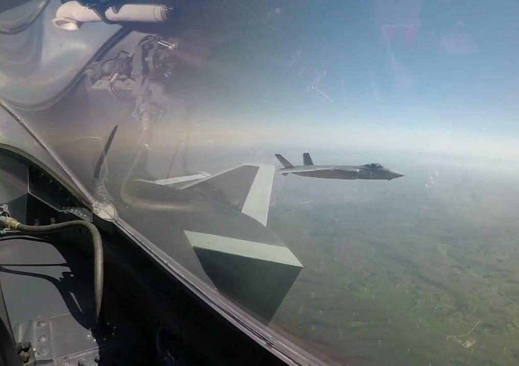 歼20战机或植入人工智能f35苦等的装备我们竟已装机