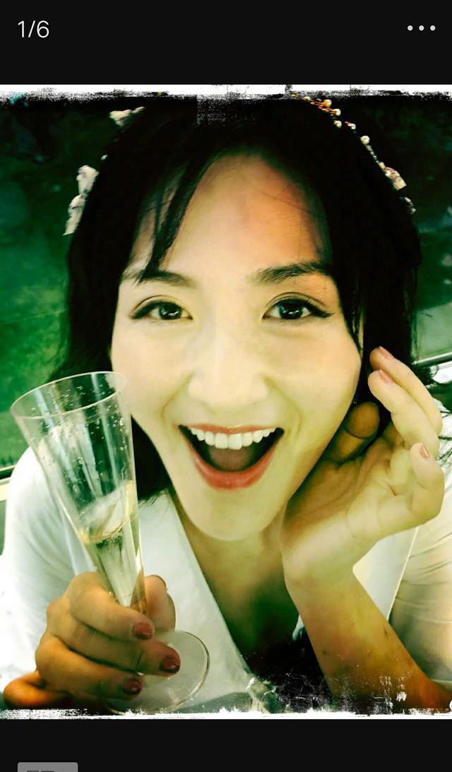 《妻子的浪漫旅行》谢娜小胖手戳萌点 网友:周迅邓伦黄轩同款