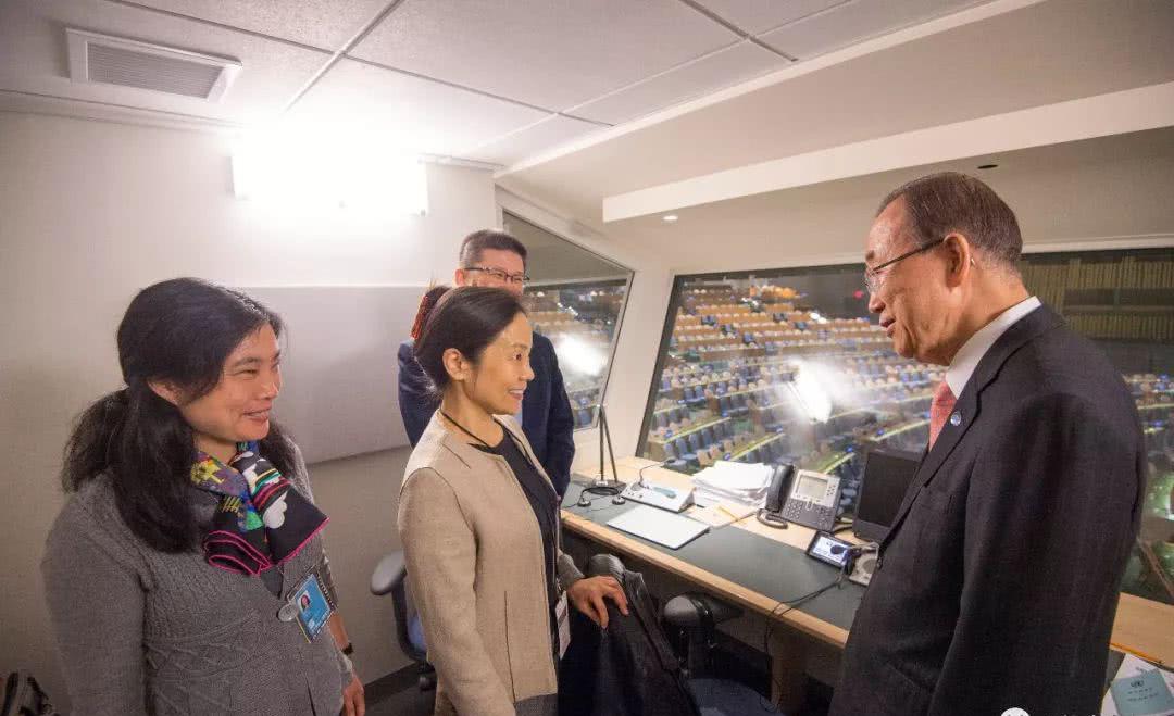 中文日专访联合国"翻译官"