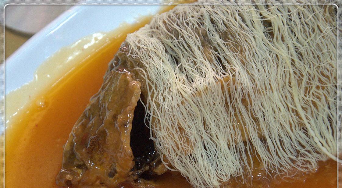 "糖醋软溜鱼焙面"的简称,也是"豫菜十大名菜之一".