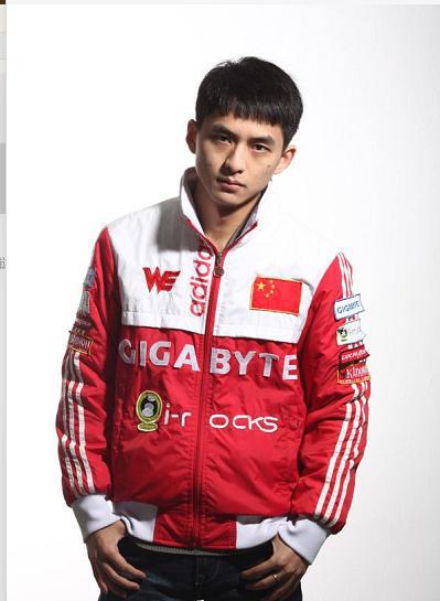 详说英雄联盟lpl历年知名国产上单|暴力|战队|草莓_新浪新闻