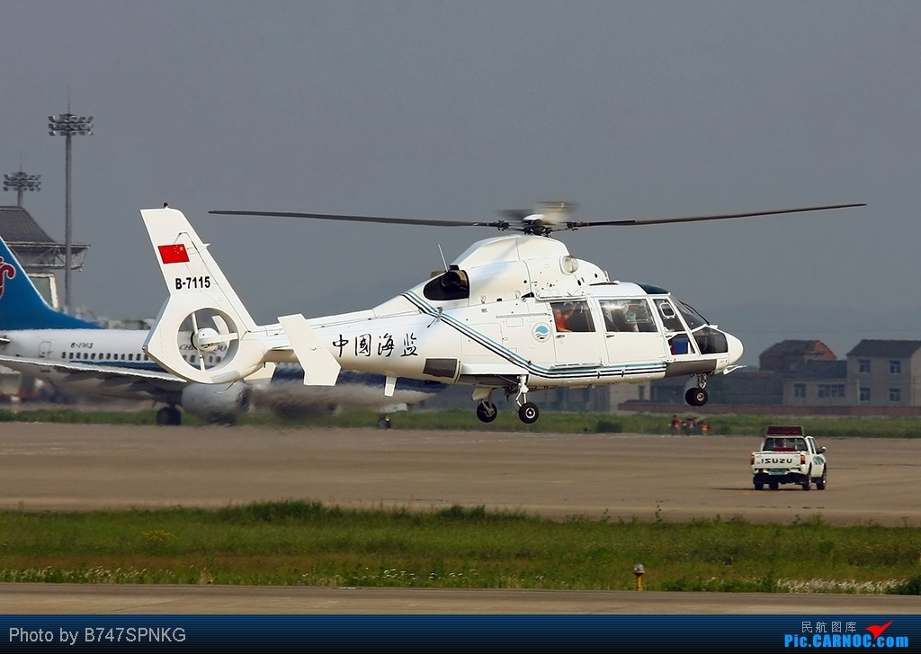 中国海监b-7115号直升机,机型,h410型载客人数4人最大起飞总重1400