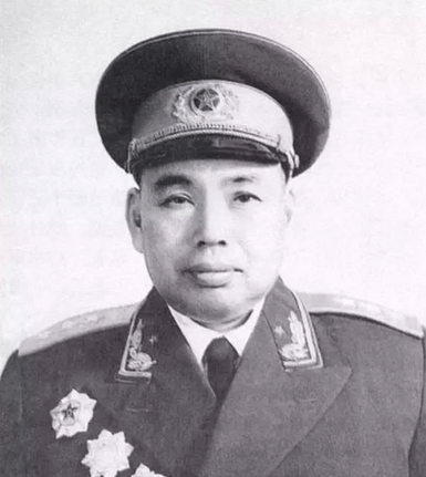 此上将喝起酒来, 许世友都心服口服, 在酒桌上拿下整个上海大老板