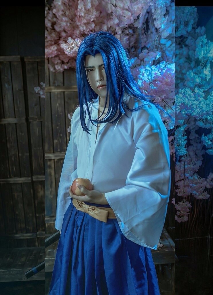王者荣耀:最温柔的橘右京cosplay,看这迷离的眼神_新浪看点
