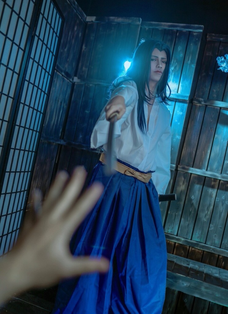 王者荣耀:最温柔的橘右京cosplay,看这迷离的眼神_新浪看点